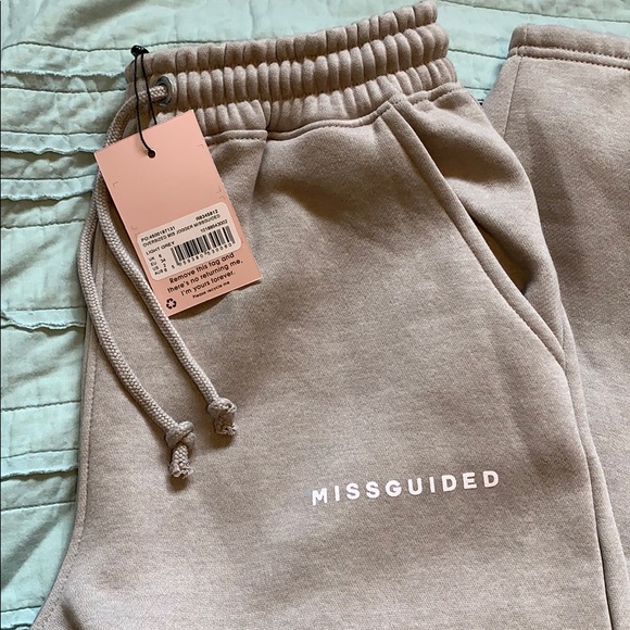 Missguided Oversized 90s Jogger - Picture 2 of 3